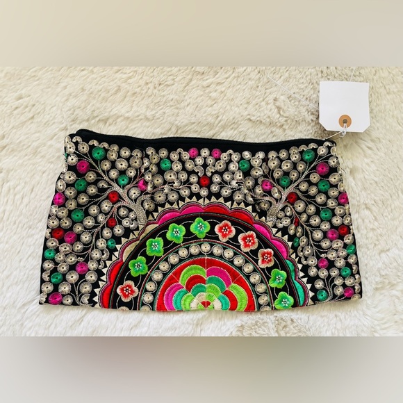 Handbags - Embroidered Bright Multicolor Cloth Clutch Purse Bag